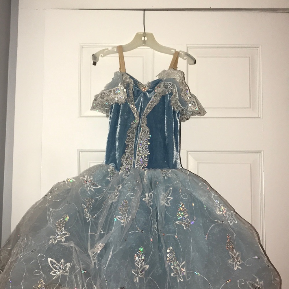 !baby blue ballet costume!